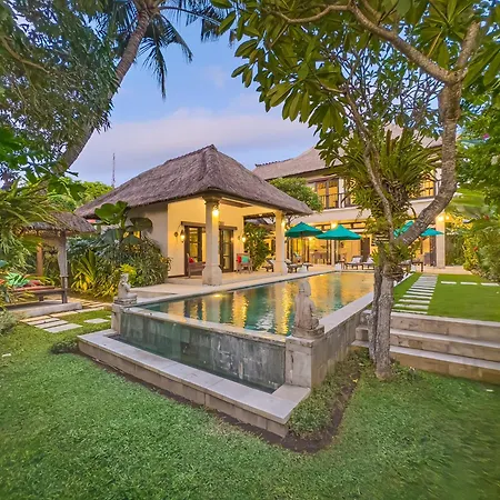 Villa Bugis Drupadi Seminyak Room photo