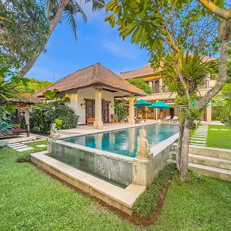 Villa Bugis Drupadi Seminyak Room photo