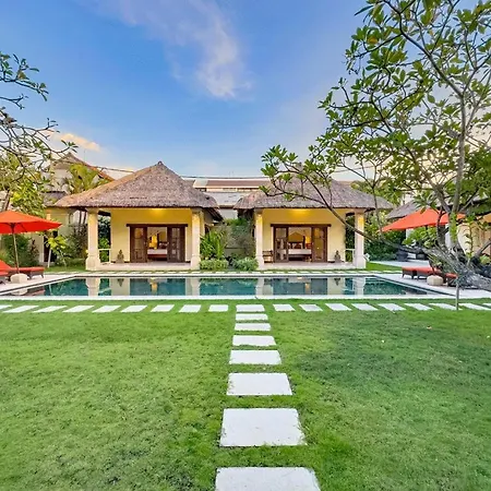 Villa Bugis Drupadi Seminyak Room photo