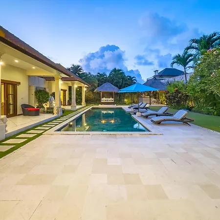 Villa Bugis Drupadi Seminyak Room photo
